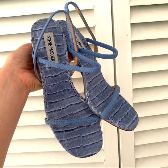 NEW Steve Madden size 8 Blue Strappy Crocodile Print Stiletto Heels - Picture 1 of 5